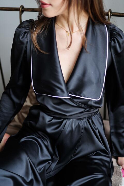 Big collar black robe 